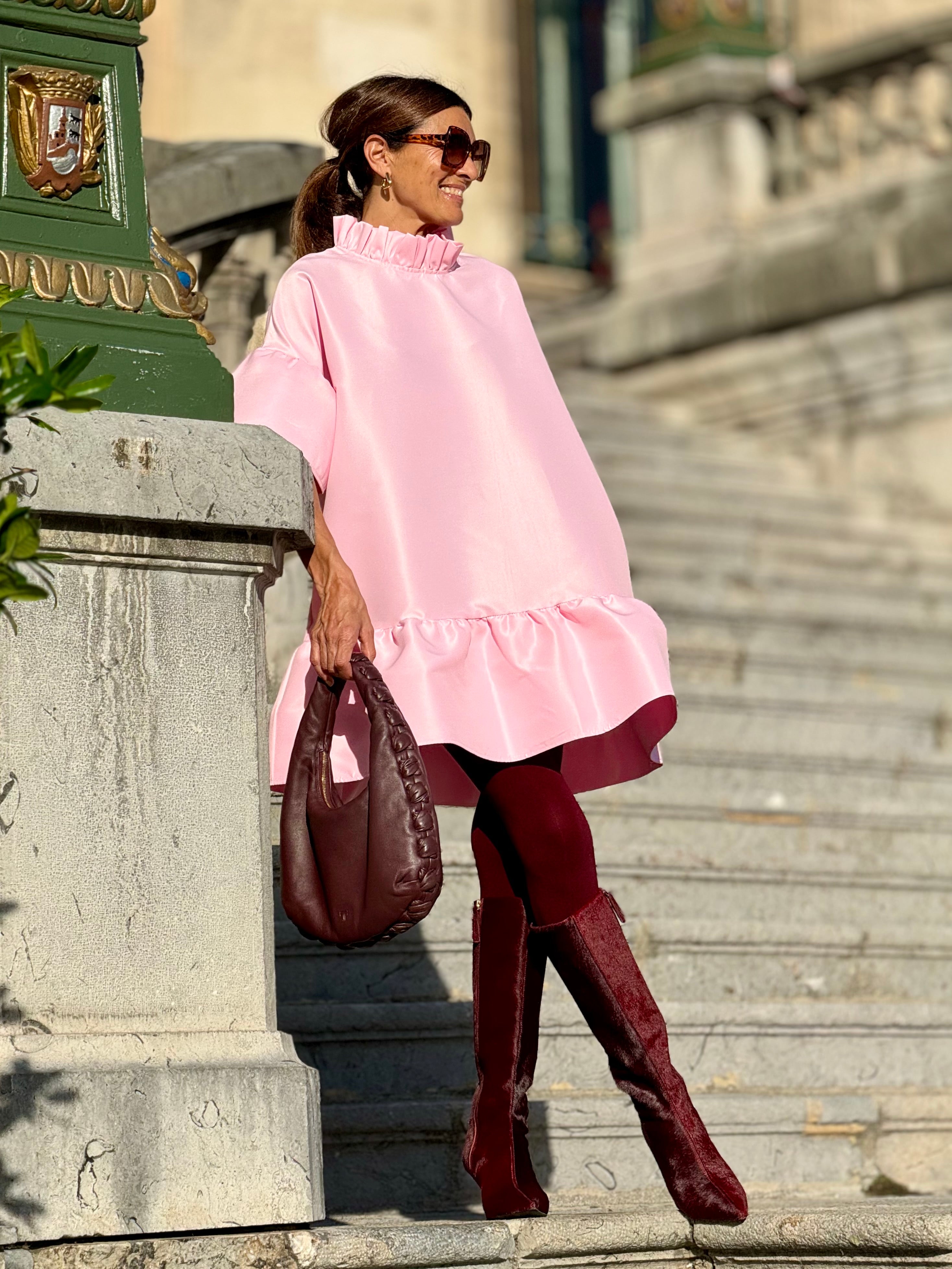 blair pink dress Hello Upper East Siders, and welcome to another #WaldorfWednesday! Some days you simply must wake up and choose chaos, which is what I decided to do when my alarm went off today
